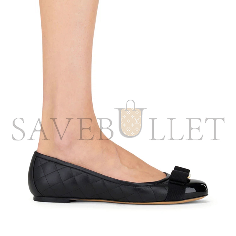 FERRAGAMO VARINA BALLET FLAT 01M831 672100 FERRAGAMO VARINA BALLET FLAT 01M831 672100